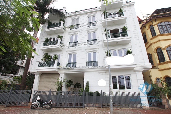 Nice and lake view serviced apartment  for rent in Quang An Street, Tay Ho District, Ha Noi 